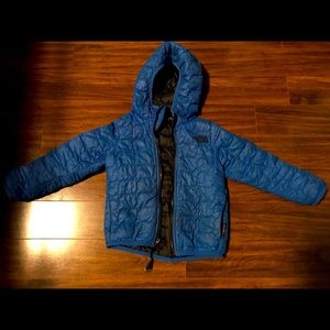 Thermoball Hoodie, light & warm. Good for layering. Some wear & tear.